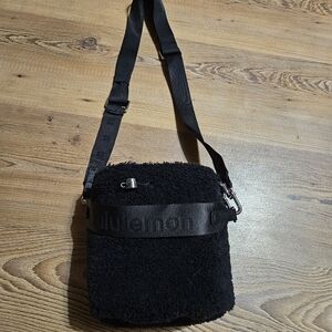 Lululemon bucket bag